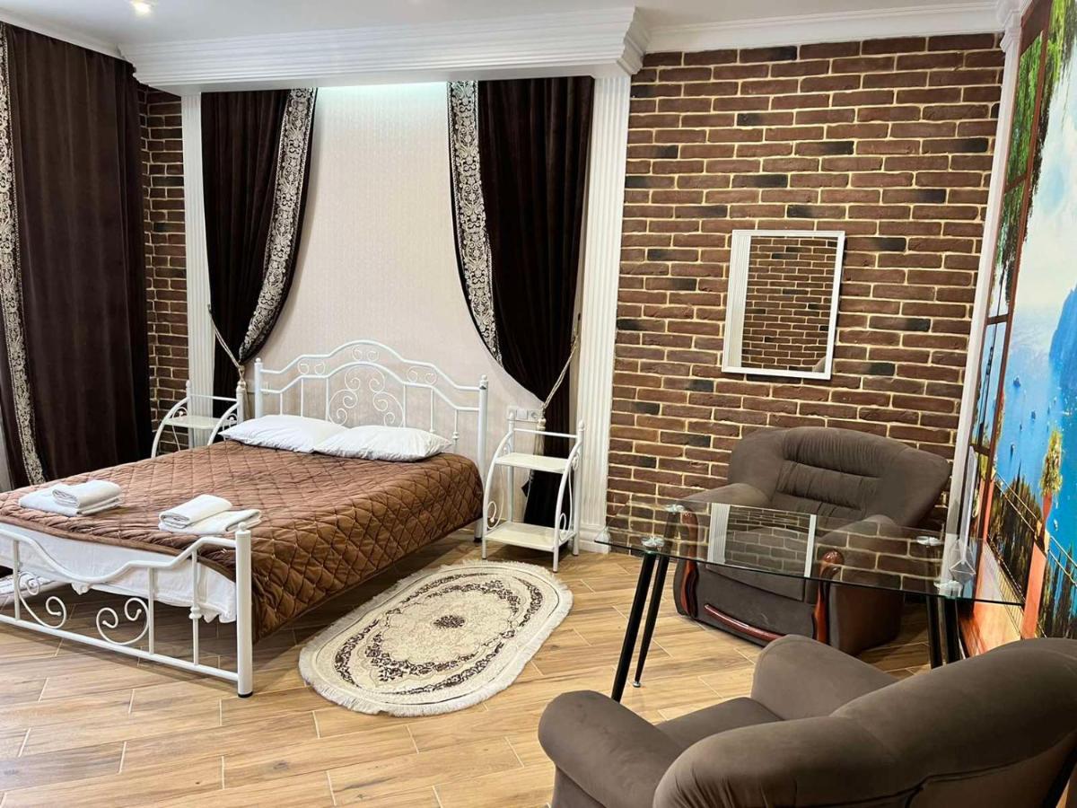 Lavender Night Apartments Chernivtsi Exterior foto